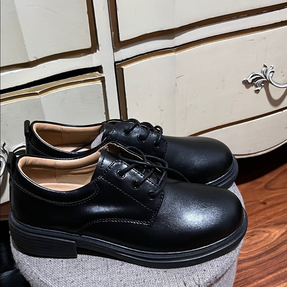 Classic Black Lace-Up Platform Oxfords
